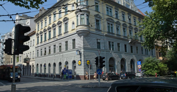 Felháborodtak az idősek a Lidl kasszái miatt