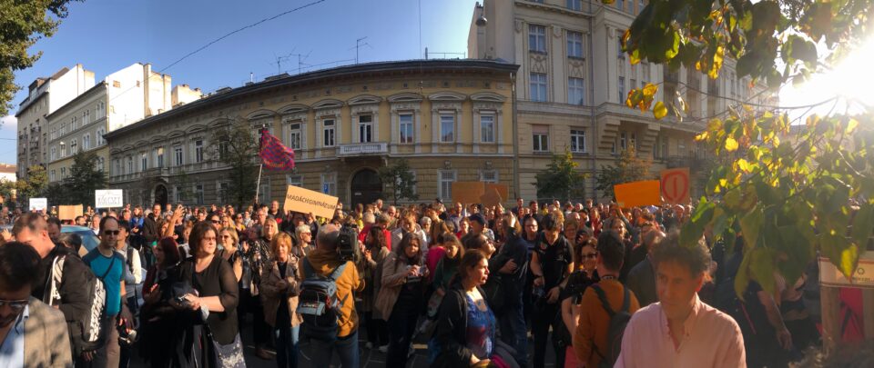 Kőkemény büntetés a sztrájkoló tanároknak