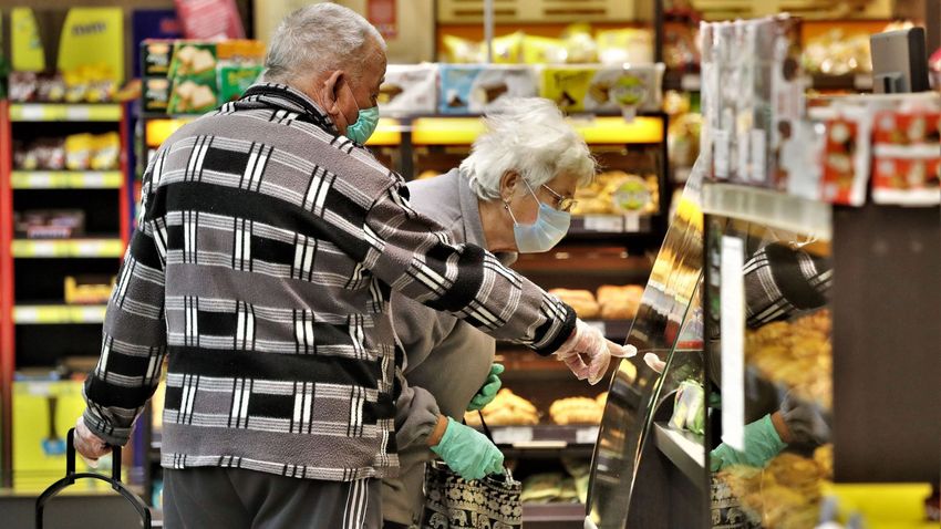 Pénzeső vár novemberben a nyugdíjasokra