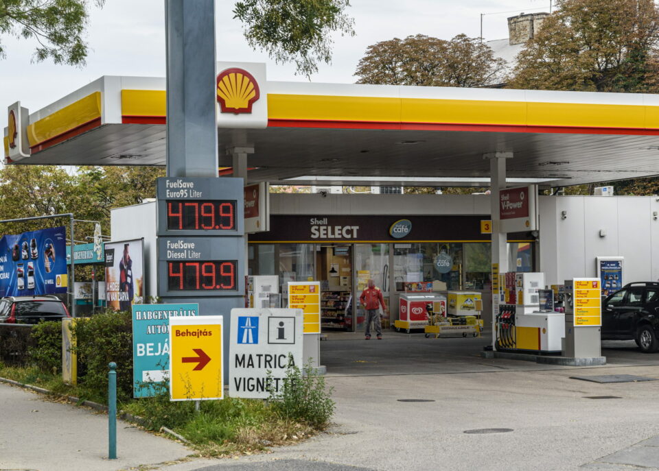 Újabb üzemanyagkorlátozást vezetett be a Shell