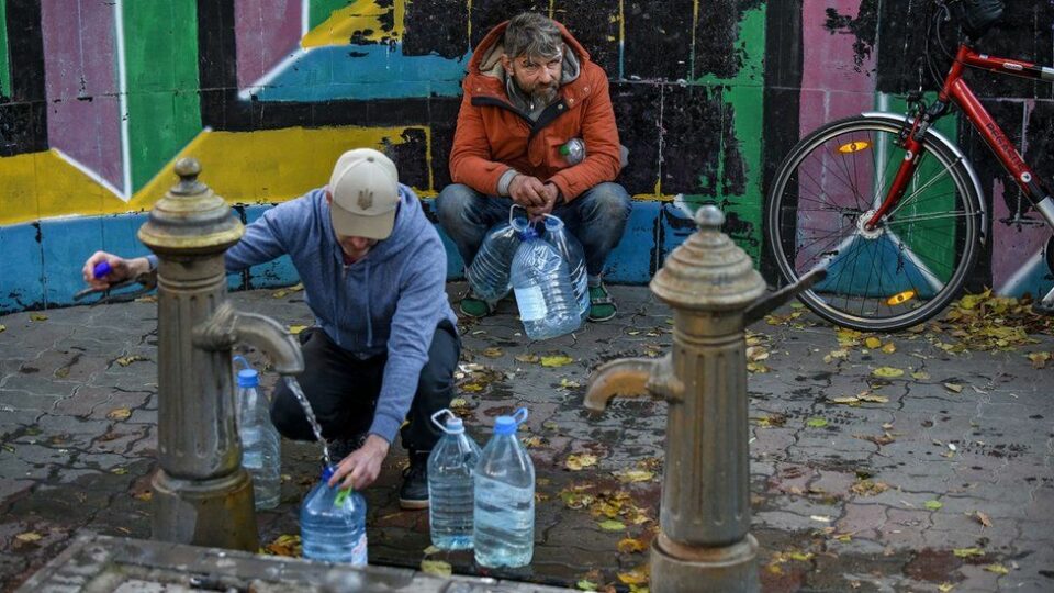 Ukraine war: Kyiv Mayor Klitschko warns of evacuations if power lost