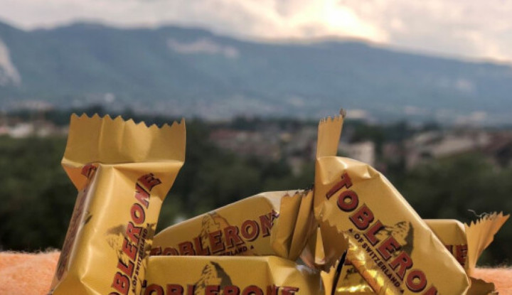 Furcsa dolgot vett észre a Toblerone dobozán egy kisfiú