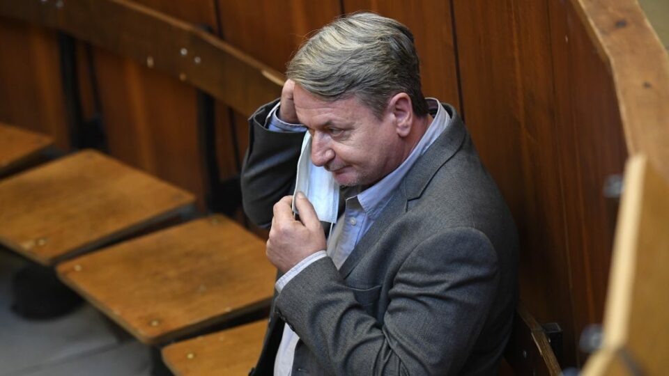 Hol bujkálhat Kovács Béla?