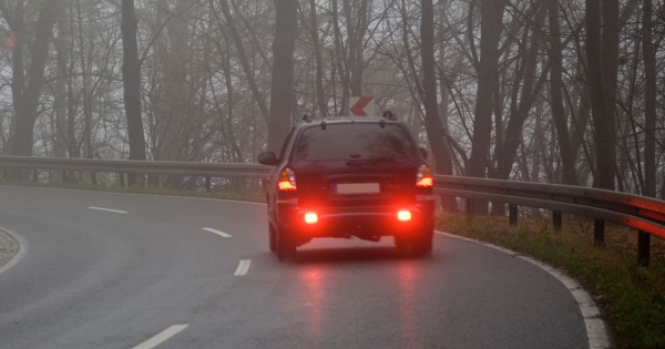 Kapcsoljátok már le azt a rohadt hátsó ködlámpát!