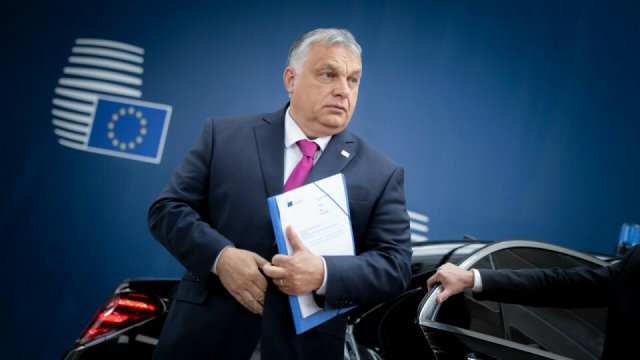 Német lap: a magyar helyzet óriási kockázattal jár, az Európai Bizottság ragaszkodik a Magyarországnak szánt milliárdok befagyasztásához