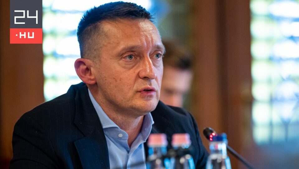 Rogán Antal dönt arról, melyik út lesz fizetős