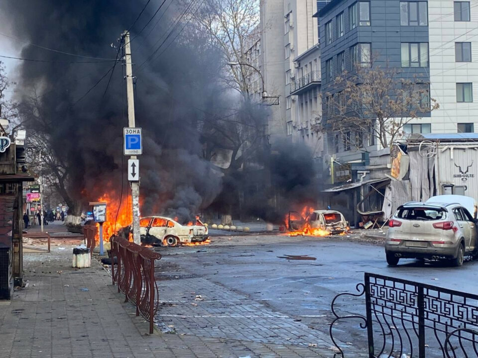 Zelenszkij a karácsonyi herszoni támadásról: Azért gyilkolnak, hogy megfélemlítsenek, és mert örömüket lelik benne