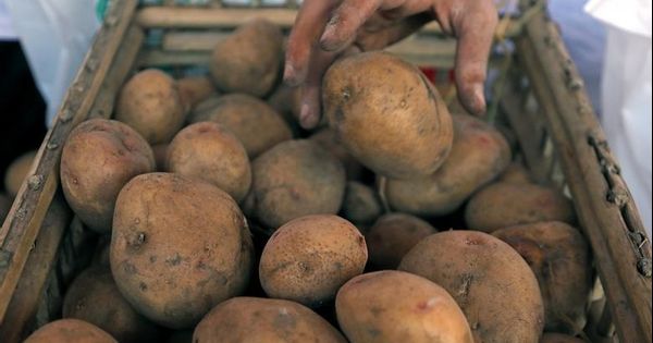 Eltűnhet a magyarok konyhájából a krumpli és a sertéshús