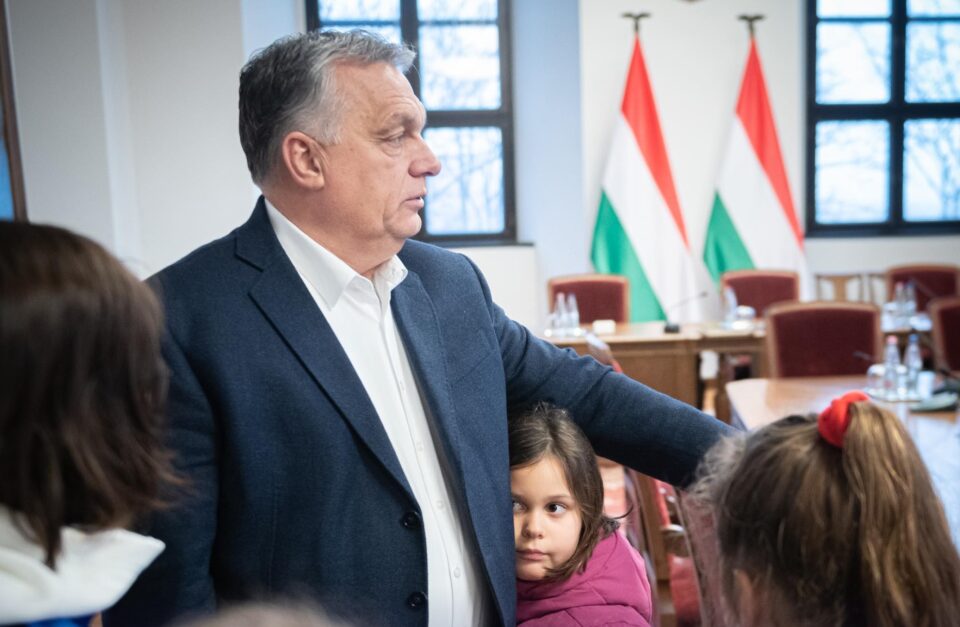 Orbán Viktor unokájával osztott meg közös fotót a Facebookon