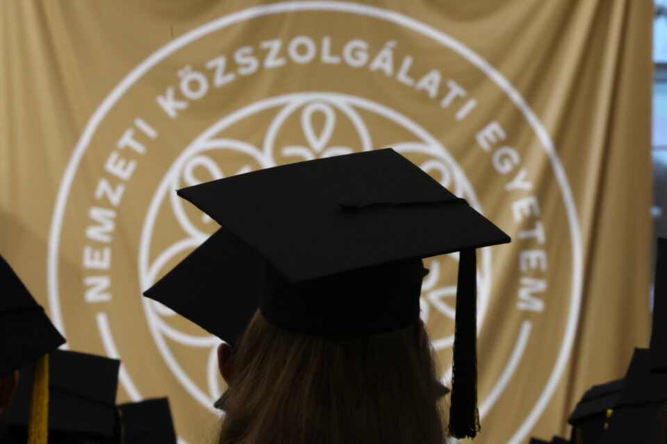 Párbeszéd: a kormány alakítsa át az alapítványi egyetemek kuratóriumait!