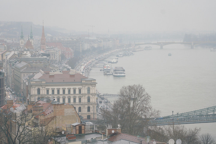 Marad az eseménytelen idő