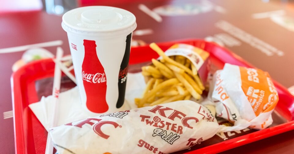 Meglátta a nő, mi van a KFC-menüjében, és azonnal hívta a rendőrséget