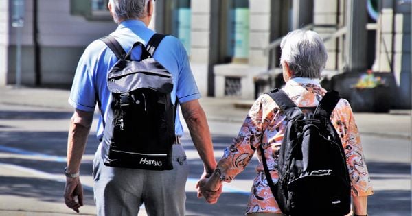 Nagyon súlyos dolog történik a magyar nyugdíjakkal