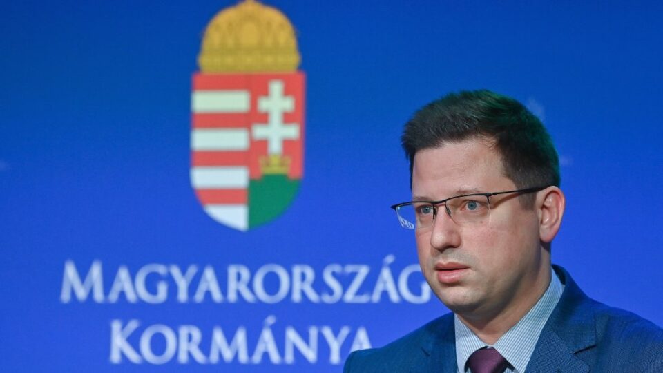 Nem nagyon akarnak Orbán Viktor közelébe magyar újságírókat engedni