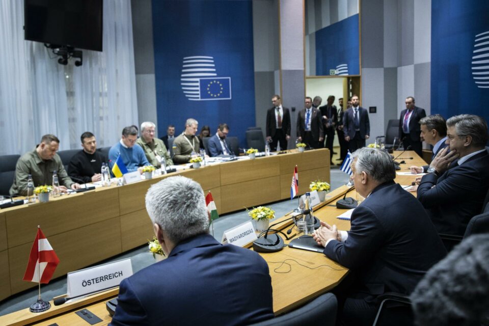 Orbán Viktor tárgyalt Zelenszkij ukrán elnökkel
