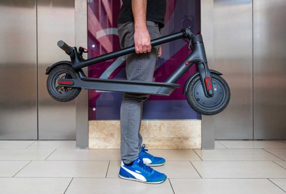 Aláírásra vár az új KRESZ-módosítás tervezete, a kerékpárokhoz sorolhatják az elektromos rollereket