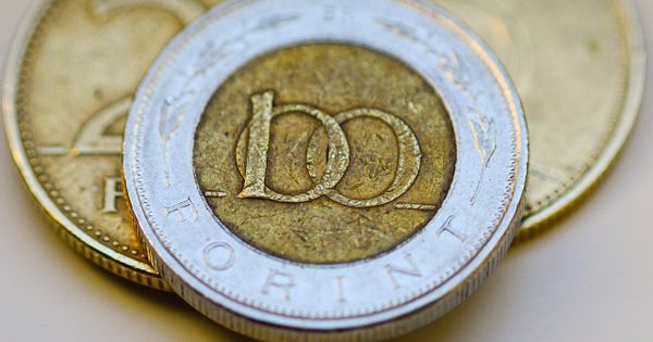 Feladta a harcot a forint