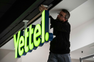 Hadházy Ákos: „a legszemtelenebb, nyílt csalás a szemünk előtt” a kormány Yettel-Vodafone üzlete