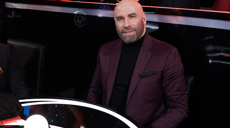 Megható pillanatok az Oscar-gálán: John Travolta alig bírt beszélni, majdnem sírva fakadt, amikor megemlékezett Olivia Newton-Johnról