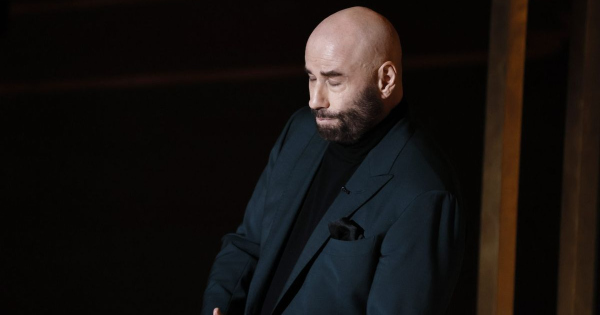 Rákkal vívott küzdelem után hunyt el a legenda, John Travolta most könnyek között búcsúzott az Oscar színpadán