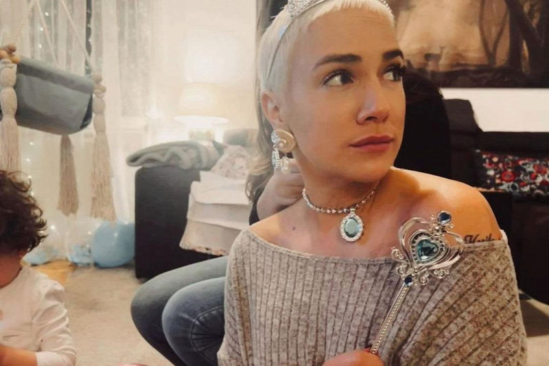 Tóth Gabi kislánya kórházba került: “Ültem a kis erőtlenül fekvő teste mellett”