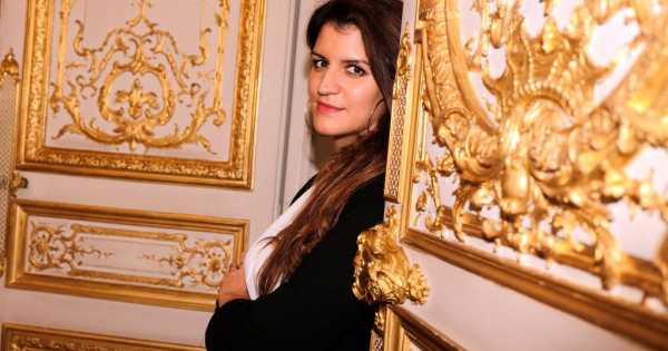 Mennyit mutat a francia államtitkár a Playboy következő számában?