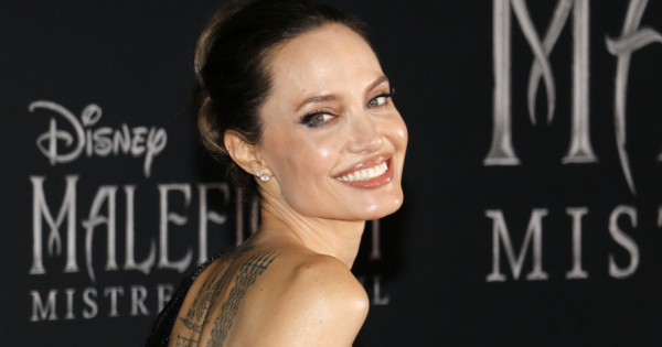 Budapesti étteremben, fia társaságában kapták lencsevégre Angelina Jolie-t