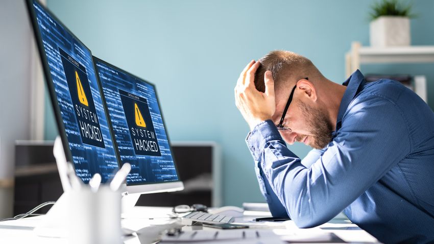 Netes csalók nullázták le Gáspár Laci bankszámláját