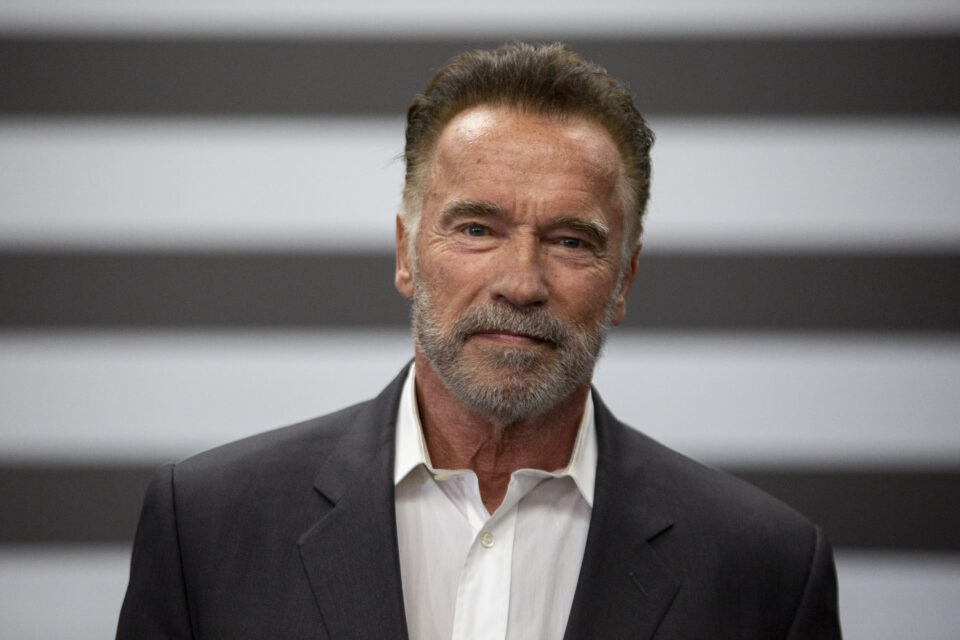 Őrizetbe vették Arnold Schwarzeneggert a müncheni reptéren