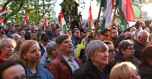 A Mandiner szerint sikertelen volt Magyar Péter tüntetése, csak néhány százan voltak rajta