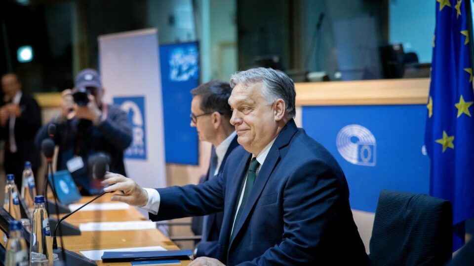 Mindenki Orbán Viktor után rohant a hetedik emeletre