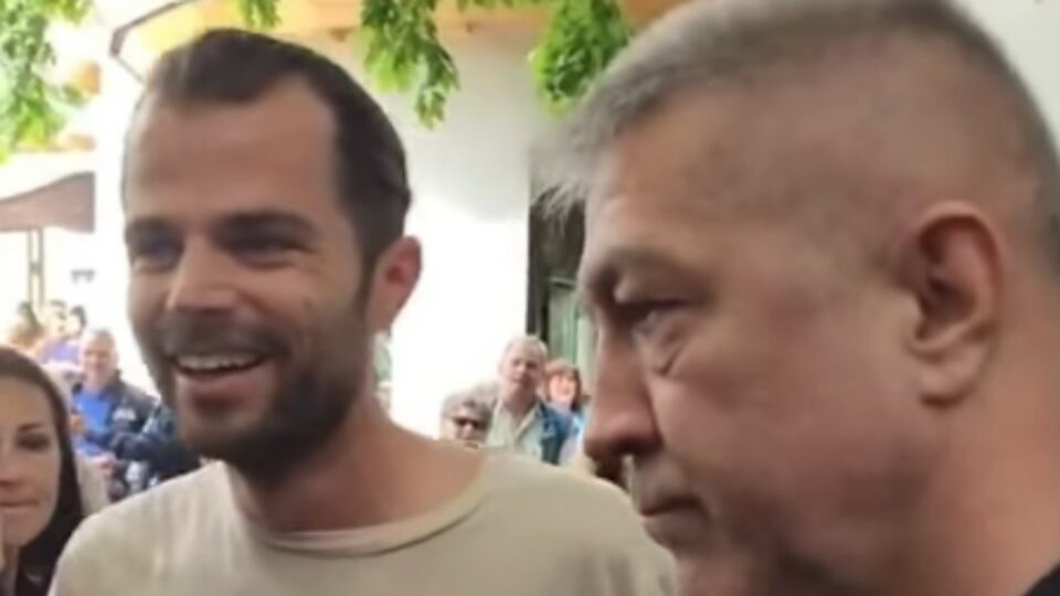 Belecsípett a TEK főigazgatója a Telex újságírójába