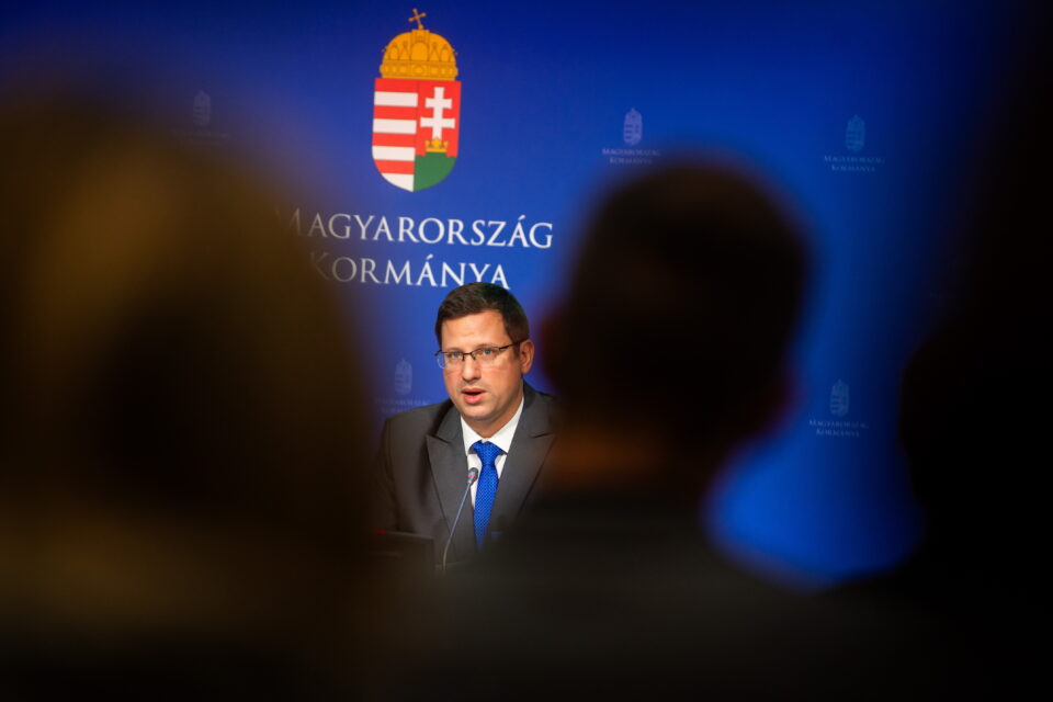 Megszólalt a kormány a családi pótlék “emeléséről”: döntöttek, itt áll feketén-fehéren