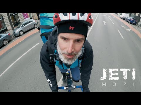Majdnem jó: Miért állna egy menedzser Wolt-futárnak?