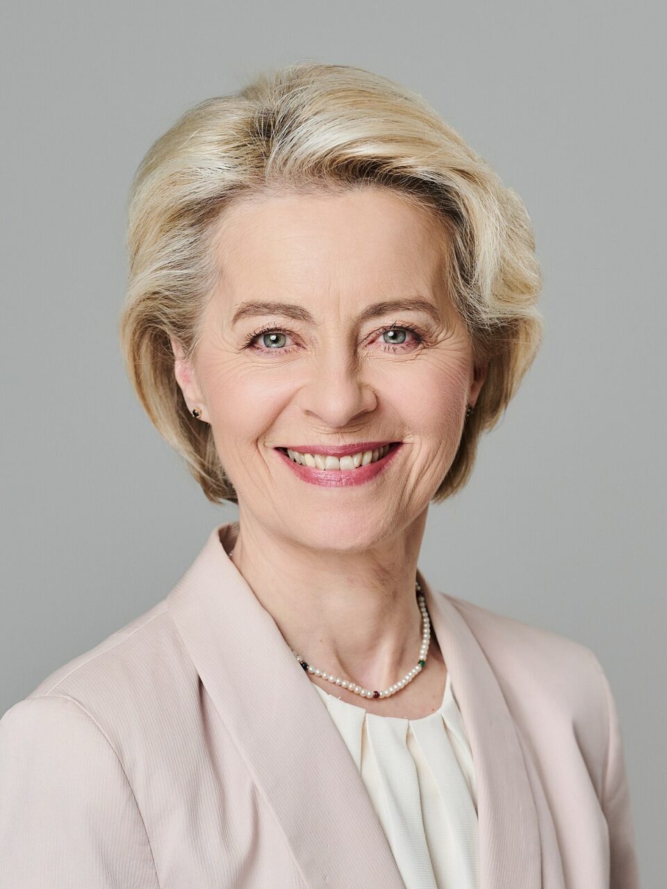 Ursula von der Leyen már úgy nyilatkozik, mintha szinte tagjává vált volna az Európai Uniónak Ukrajna, véli Tuzson Bence