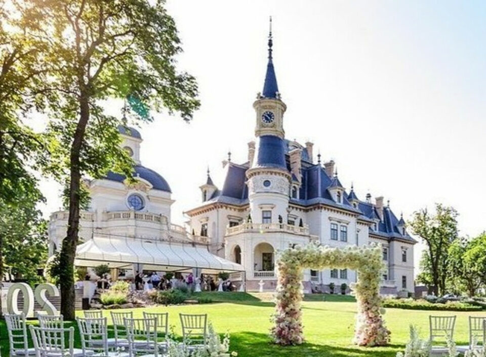 Nem csoda, hogy Tiborczék feladták hotelként a turai kastélyt, ötödével zuhant a bevétel tavaly