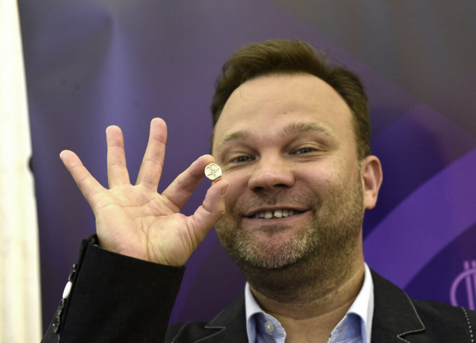 Karinthy-gyűrű pénz jutalom 2025: ekkora összeg jár a kitüntetés mellé, itt a díjazottak listája